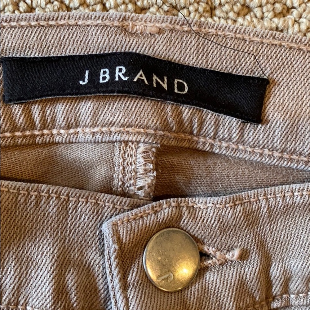 J BRAND TAN STRETCHY JEANS IN A REALLY HARD COLOR TO FIND - Picture 4 of 8